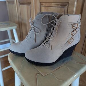 Elegant Lace-Up Beige Wedge Boots